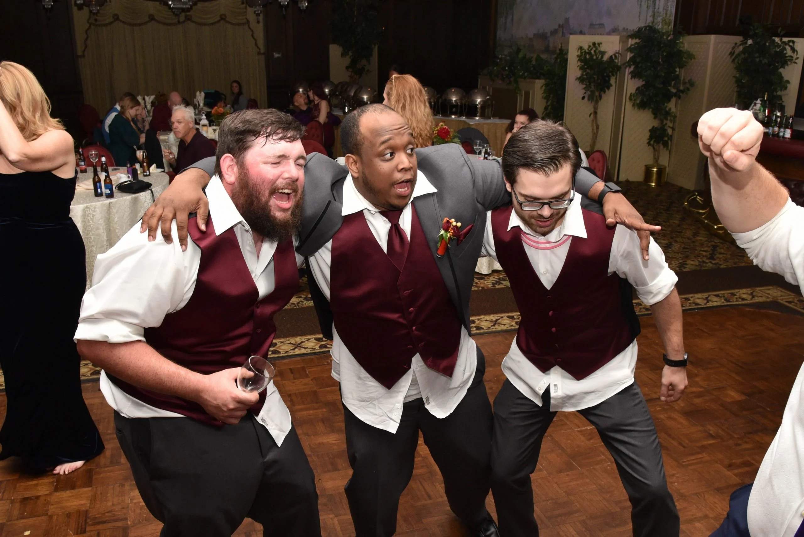 Birchwood Manor dancing groomsmen
